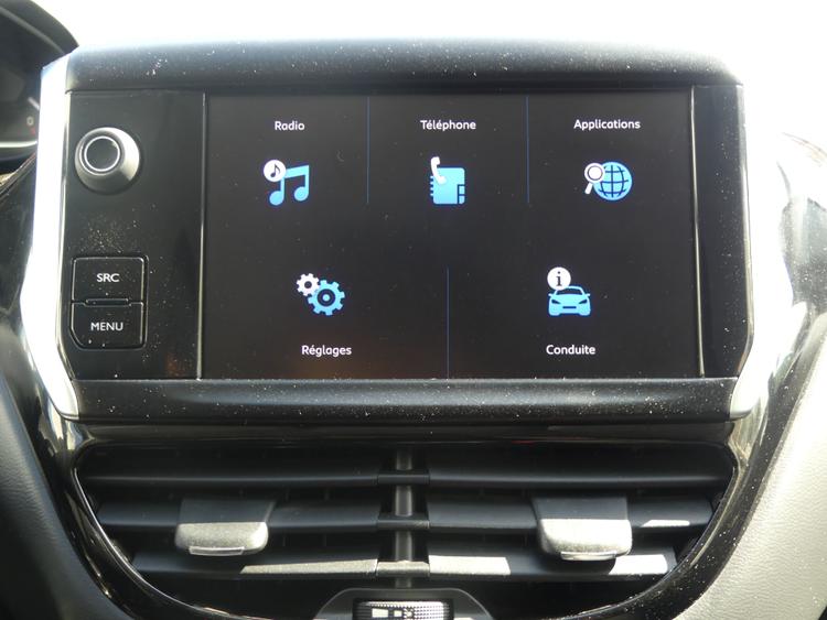 voiture occasion PEUGEOT 208 à la Réunion disponible sur noutlauto.re