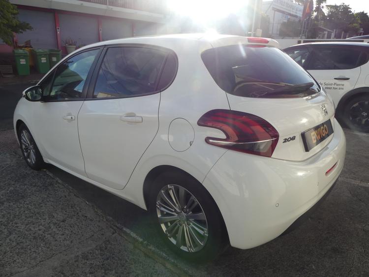 voiture occasion PEUGEOT 208 à la Réunion disponible sur noutlauto.re