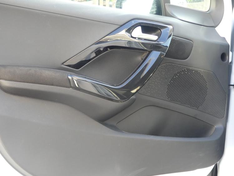 voiture occasion PEUGEOT 208 à la Réunion disponible sur noutlauto.re