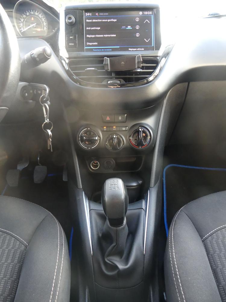 voiture occasion PEUGEOT 208 à la Réunion disponible sur noutlauto.re
