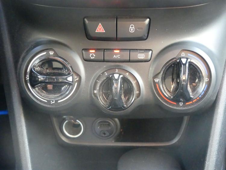 voiture occasion PEUGEOT 208 à la Réunion disponible sur noutlauto.re