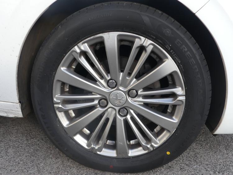 voiture occasion PEUGEOT 208 à la Réunion disponible sur noutlauto.re