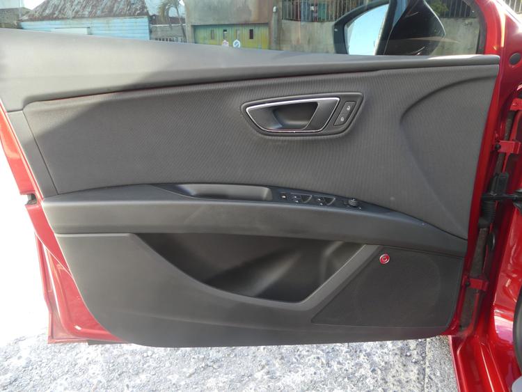 voiture occasion SEAT LEON à la Réunion disponible sur noutlauto.re