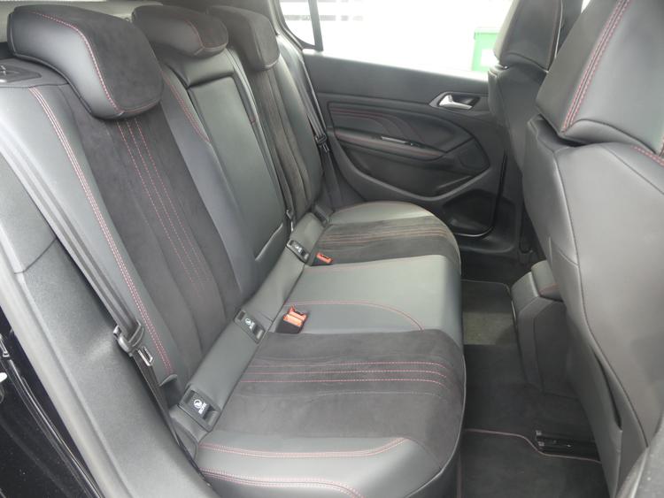 voiture occasion PEUGEOT 308 à la Réunion disponible sur noutlauto.re