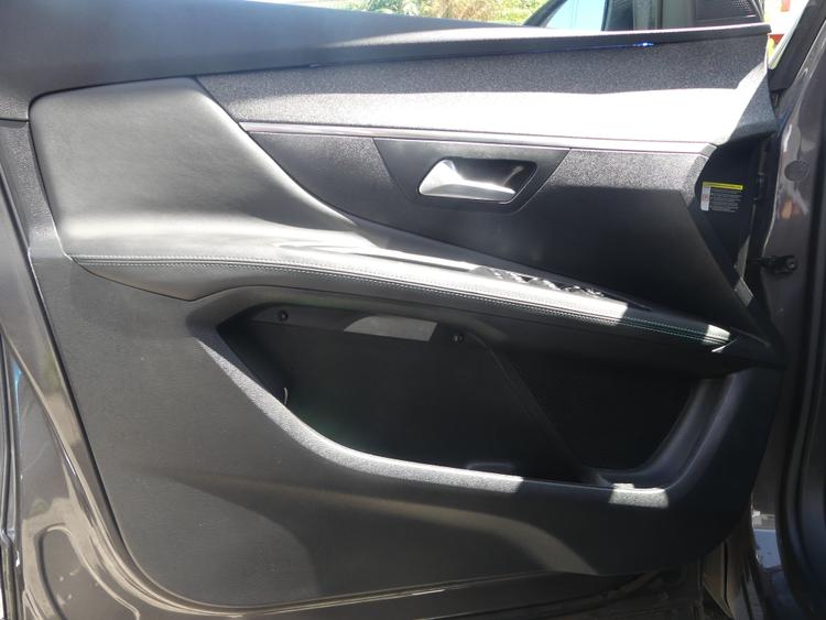 voiture occasion PEUGEOT 3008 à la Réunion disponible sur noutlauto.re