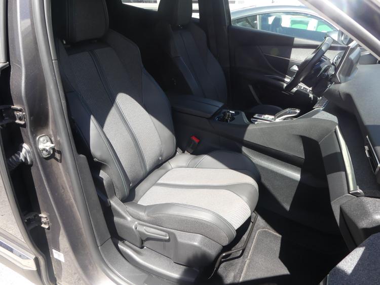 voiture occasion PEUGEOT 3008 à la Réunion disponible sur noutlauto.re