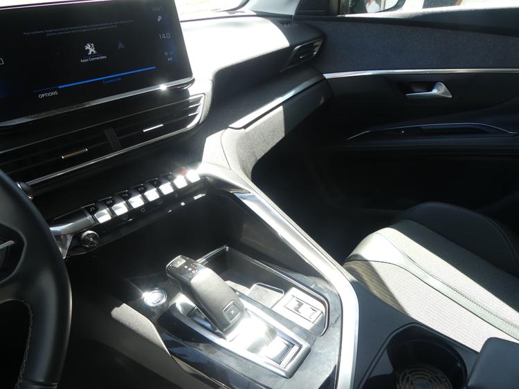 voiture occasion PEUGEOT 3008 à la Réunion disponible sur noutlauto.re