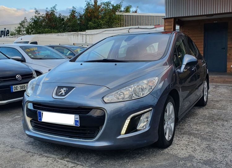 voiture occasion PEUGEOT 308 à la Réunion disponible sur noutlauto.re