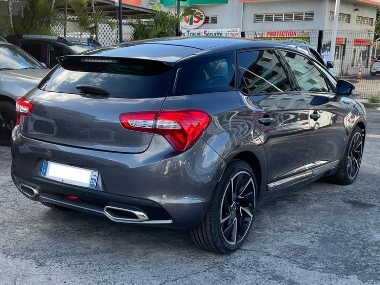 voiture occasion DS DS5 à la Réunion disponible sur noutlauto.re