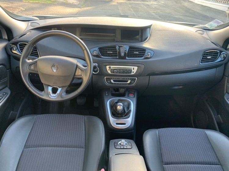 voiture occasion RENAULT SCENIC à la Réunion disponible sur noutlauto.re
