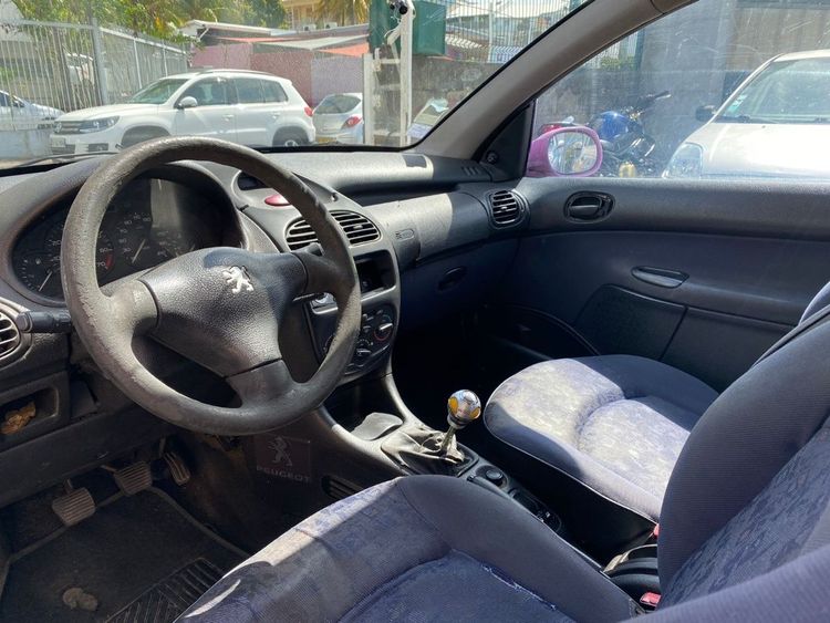 voiture occasion PEUGEOT 206 à la Réunion disponible sur noutlauto.re