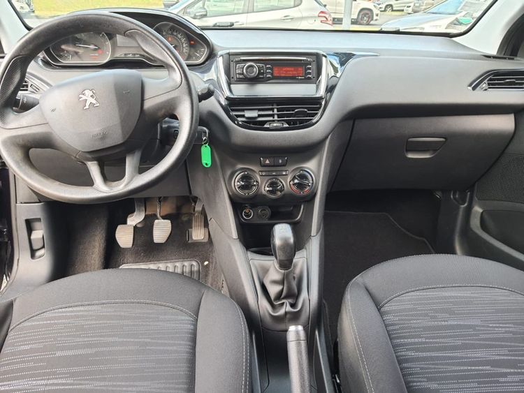 voiture occasion PEUGEOT 208 à la Réunion disponible sur noutlauto.re