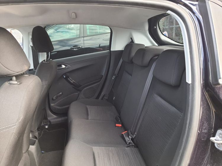 voiture occasion PEUGEOT 208 à la Réunion disponible sur noutlauto.re