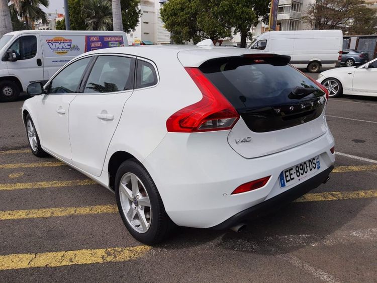 voiture occasion VOLVO V 40 à la Réunion disponible sur noutlauto.re