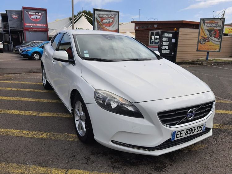 voiture occasion VOLVO V 40 à la Réunion disponible sur noutlauto.re