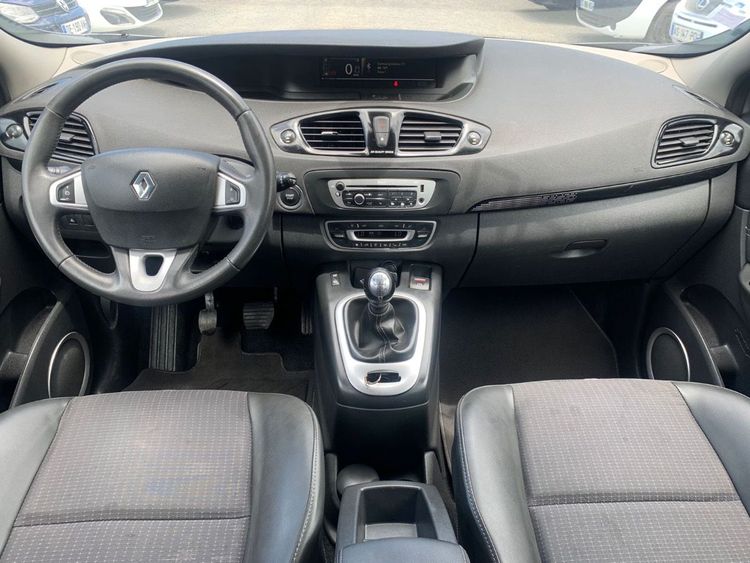 voiture occasion RENAULT GRAND SCENIC à la Réunion disponible sur noutlauto.re