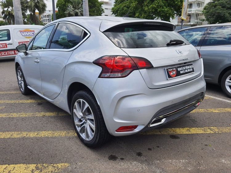 voiture occasion DS DS4 à la Réunion disponible sur noutlauto.re