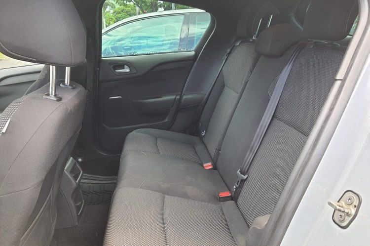 voiture occasion DS DS4 à la Réunion disponible sur noutlauto.re