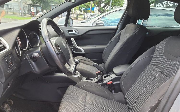 voiture occasion DS DS4 à la Réunion disponible sur noutlauto.re