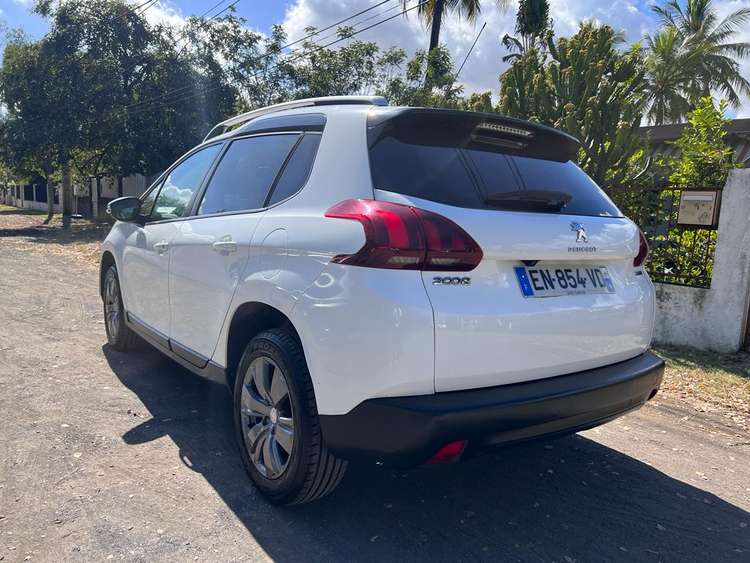 voiture occasion PEUGEOT 2008 à la Réunion disponible sur noutlauto.re