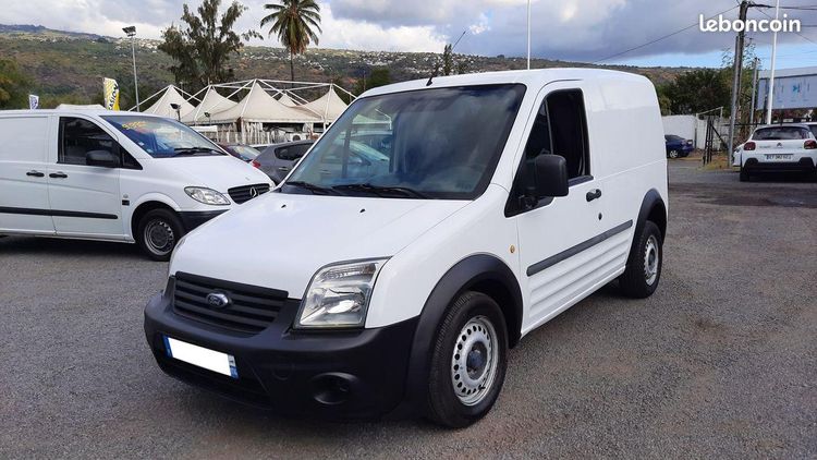 voiture occasion FORD TRANSIT CONNECT à la Réunion disponible sur noutlauto.re