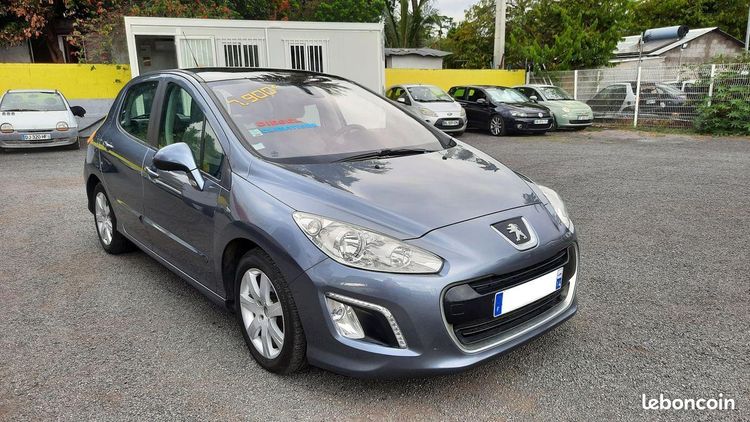 voiture occasion PEUGEOT 308 à la Réunion disponible sur noutlauto.re