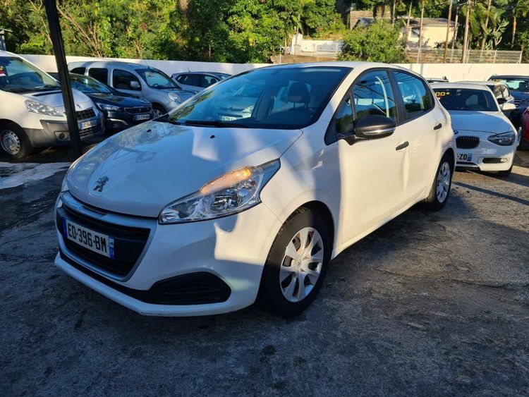 voiture occasion PEUGEOT 208 à la Réunion disponible sur noutlauto.re