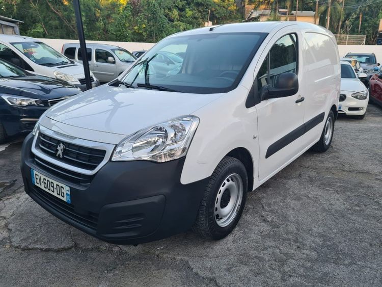 voiture occasion PEUGEOT PARTNER à la Réunion disponible sur noutlauto.re