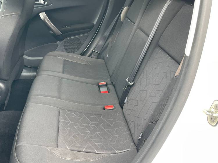 voiture occasion PEUGEOT 2008 à la Réunion disponible sur noutlauto.re