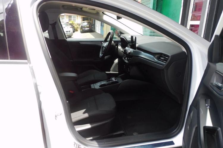 voiture occasion FORD FOCUS ACTIVE à la Réunion disponible sur noutlauto.re