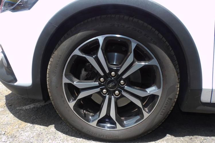 voiture occasion FORD FOCUS ACTIVE à la Réunion disponible sur noutlauto.re