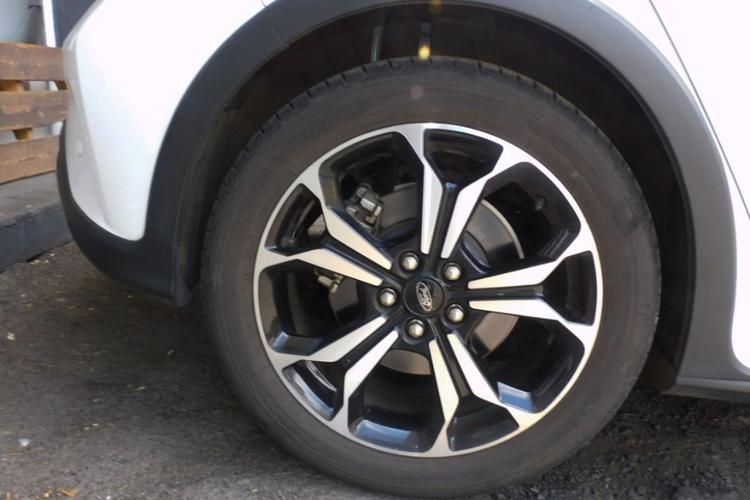 voiture occasion FORD FOCUS ACTIVE à la Réunion disponible sur noutlauto.re