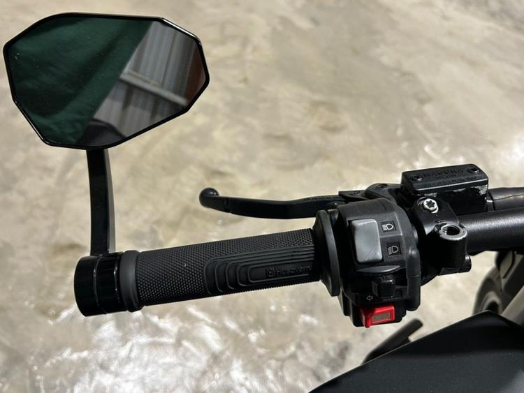 voiture occasion HUSQVARNA SVARTPILEN 701 à la Réunion disponible sur noutlauto.re