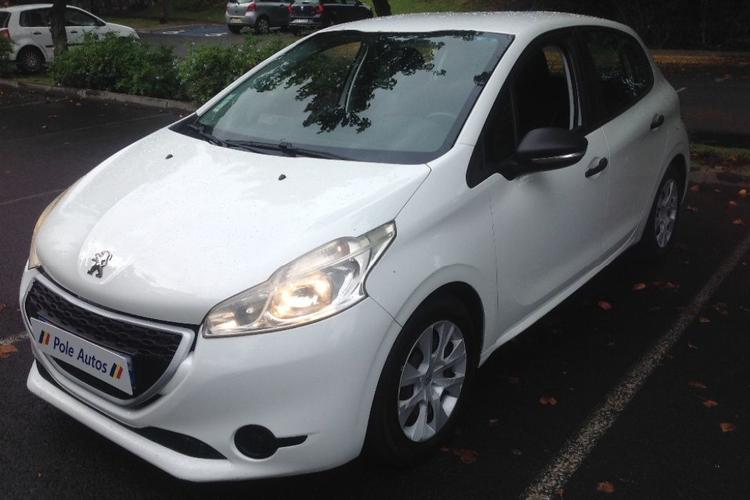 voiture occasion PEUGEOT 208 à la Réunion disponible sur noutlauto.re