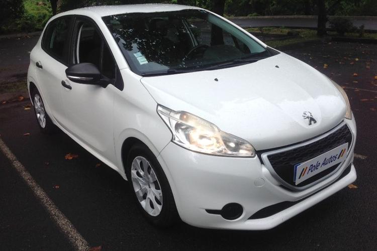 voiture occasion PEUGEOT 208 à la Réunion disponible sur noutlauto.re