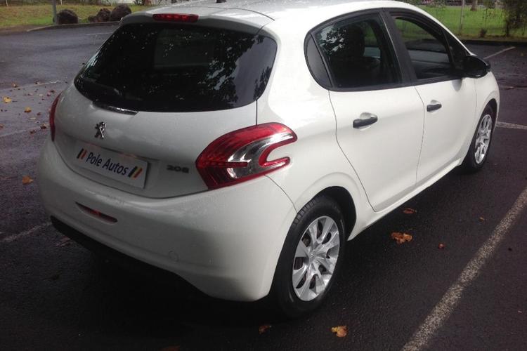 voiture occasion PEUGEOT 208 à la Réunion disponible sur noutlauto.re
