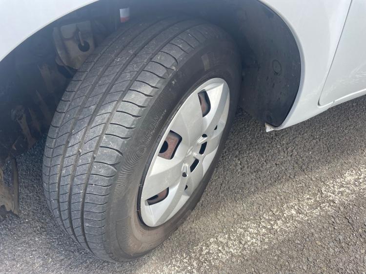 voiture occasion RENAULT KANGOO EXPRESS à la Réunion disponible sur noutlauto.re