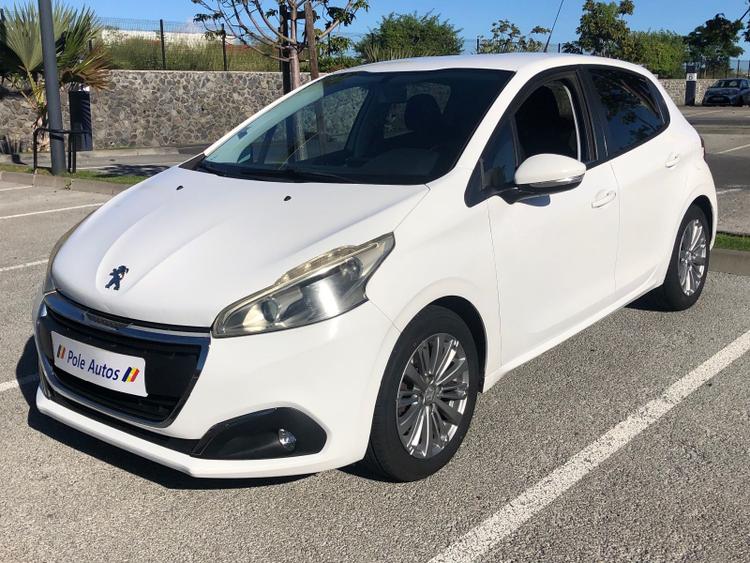 voiture occasion PEUGEOT 208 à la Réunion disponible sur noutlauto.re