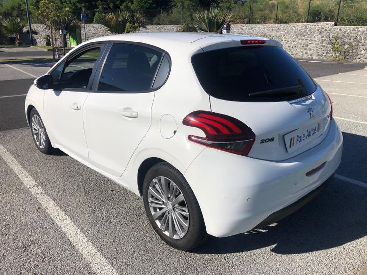 voiture occasion PEUGEOT 208 à la Réunion disponible sur noutlauto.re