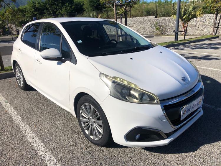 voiture occasion PEUGEOT 208 à la Réunion disponible sur noutlauto.re