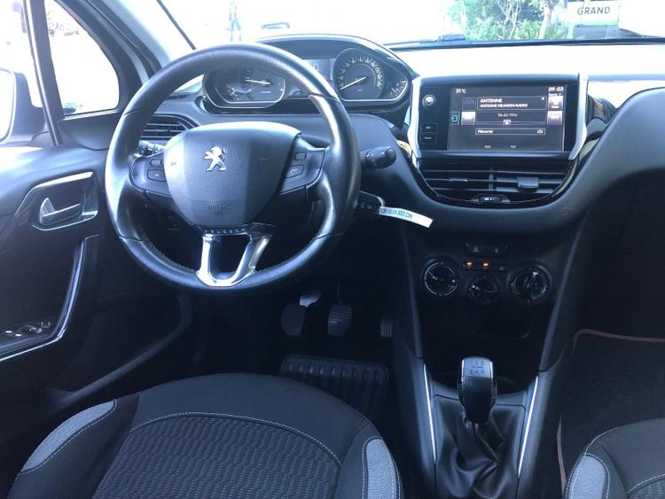 voiture occasion PEUGEOT 208 à la Réunion disponible sur noutlauto.re