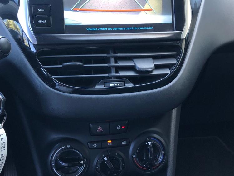 voiture occasion PEUGEOT 208 à la Réunion disponible sur noutlauto.re
