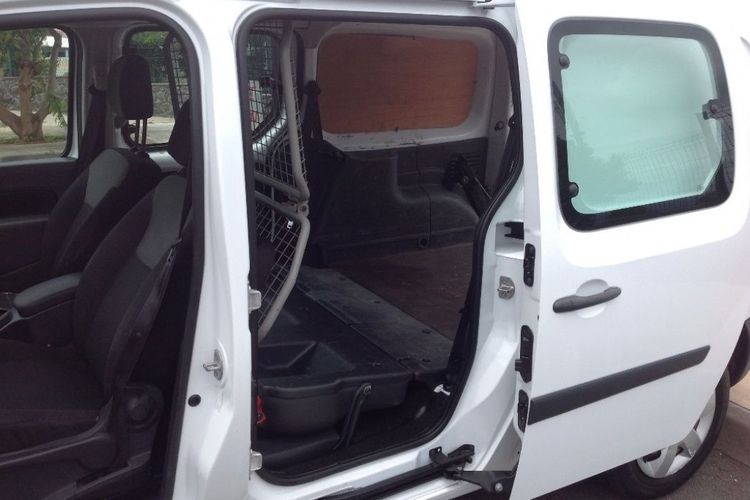 voiture occasion RENAULT KANGOO à la Réunion disponible sur noutlauto.re