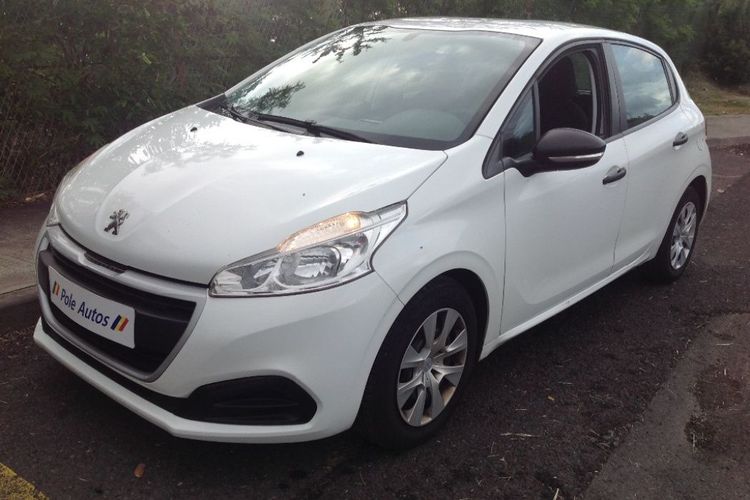 voiture occasion PEUGEOT 208 à la Réunion disponible sur noutlauto.re