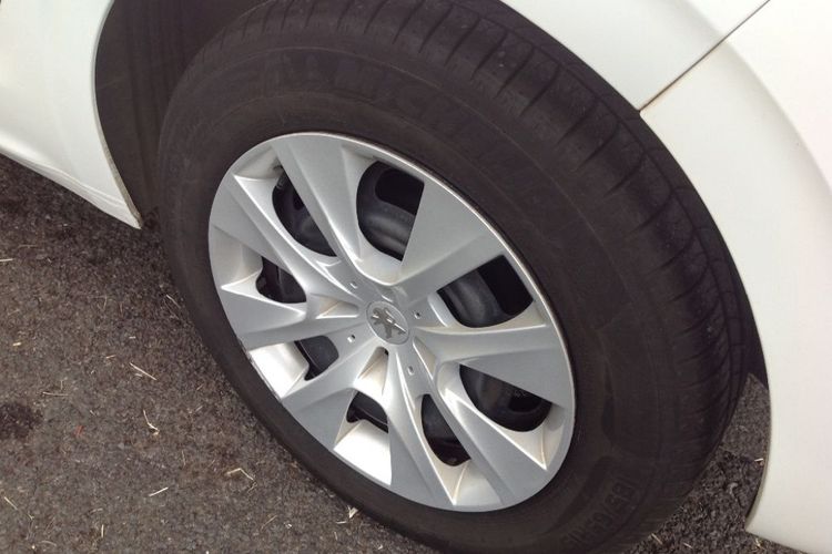 voiture occasion PEUGEOT 208 à la Réunion disponible sur noutlauto.re