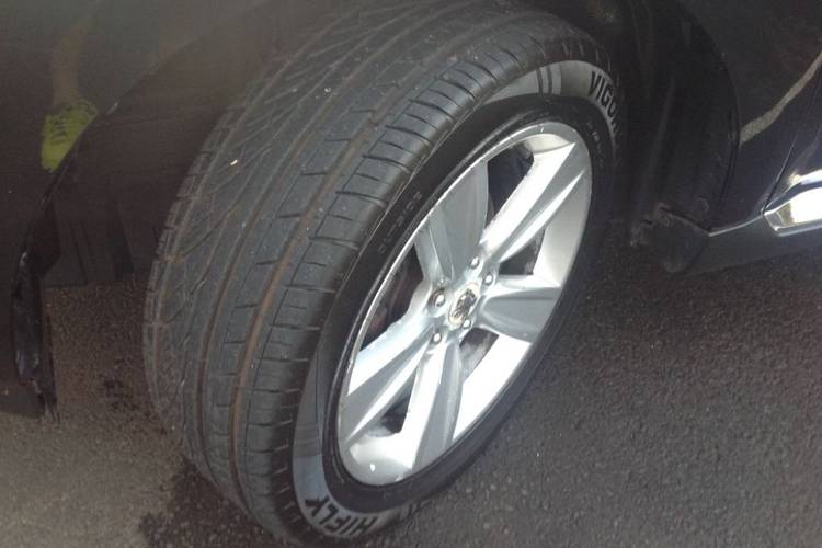 voiture occasion PEUGEOT 4007 à la Réunion disponible sur noutlauto.re