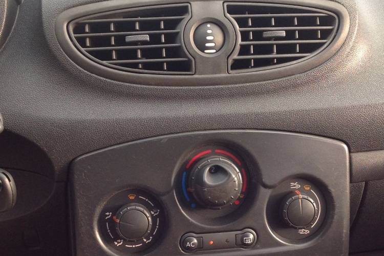 voiture occasion RENAULT CLIO à la Réunion disponible sur noutlauto.re