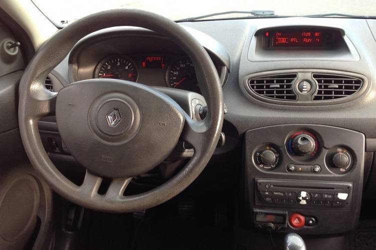 voiture occasion RENAULT CLIO à la Réunion disponible sur noutlauto.re