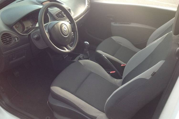 voiture occasion RENAULT CLIO à la Réunion disponible sur noutlauto.re