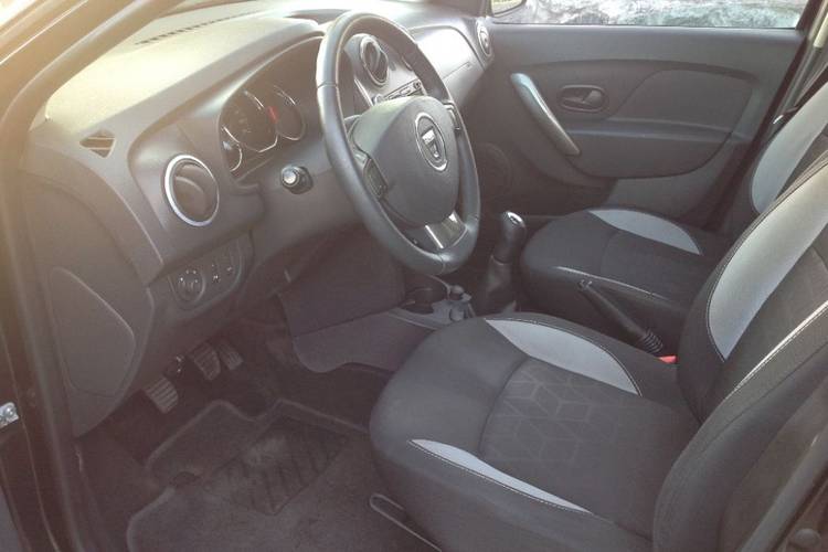voiture occasion DACIA SANDERO à la Réunion disponible sur noutlauto.re